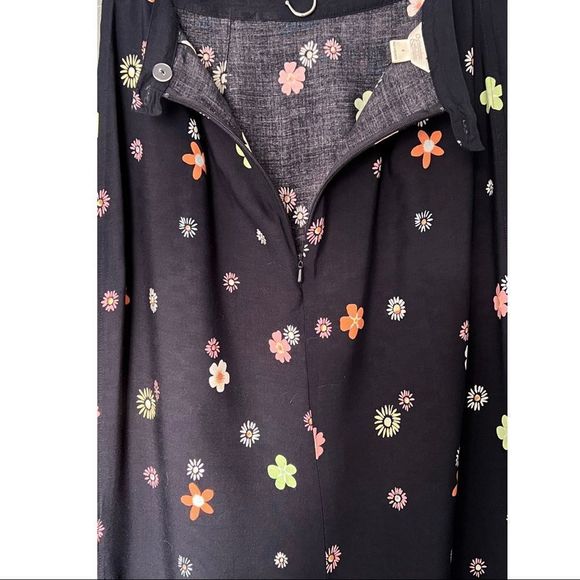 🌟VINTAGE🌟 Christopher&Banks Maxi Skirt with Side Slits And 60's Retro Flowers - Picture 5 of 16